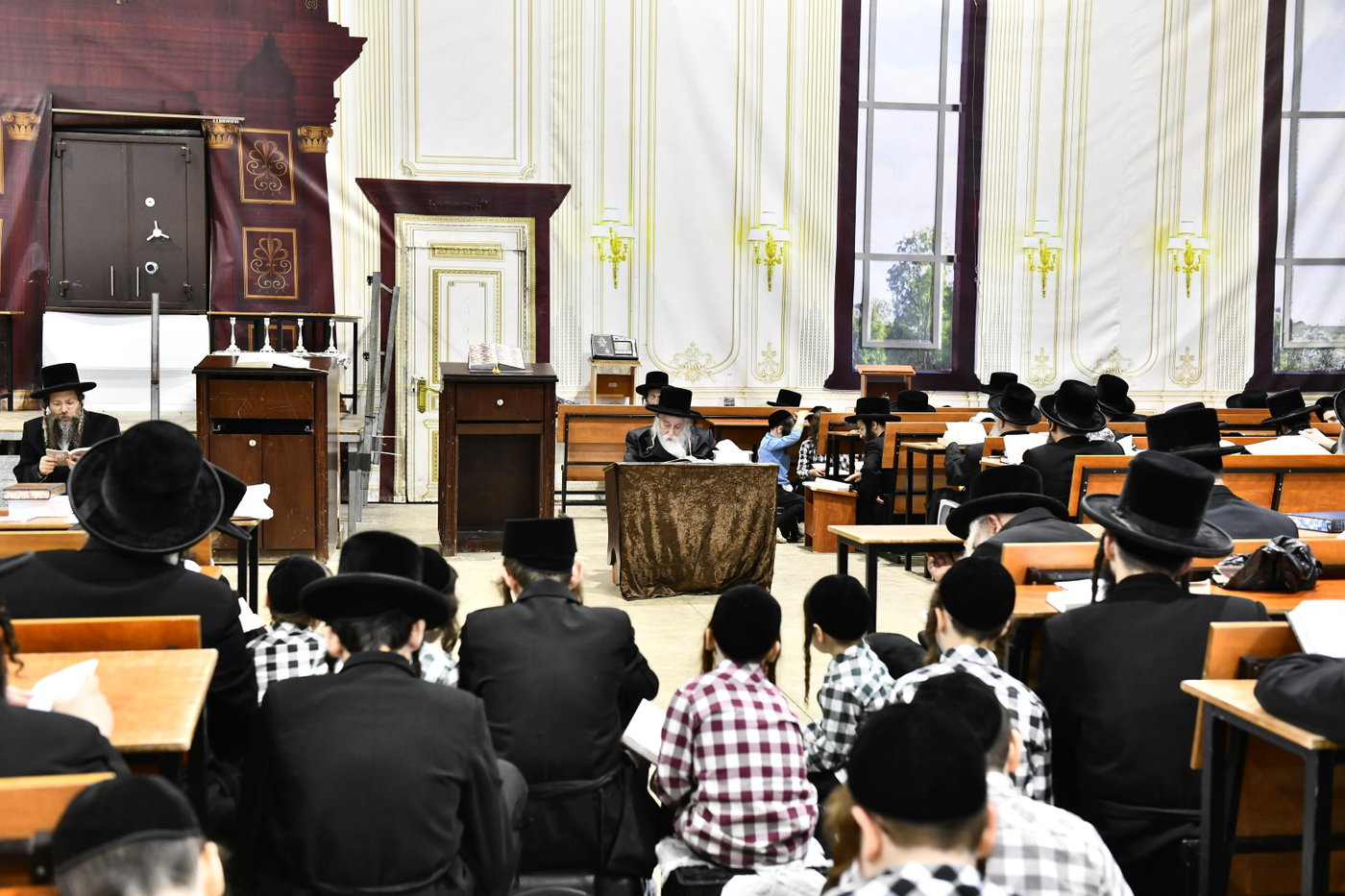 אדמו"ר ממחנובקא בעלזא בליל תשעה באב