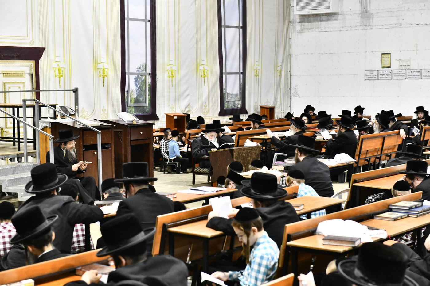 אדמו"ר ממחנובקא בעלזא בליל תשעה באב