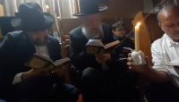 אוי לנו על חורבן בית המקדש; הראשל"צ הגר"ד יוסף מקונן בבכי על זבול בית תפארתנו