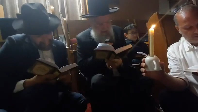 הראשל"צ הגר"ד יוסף בליל תשעה באב