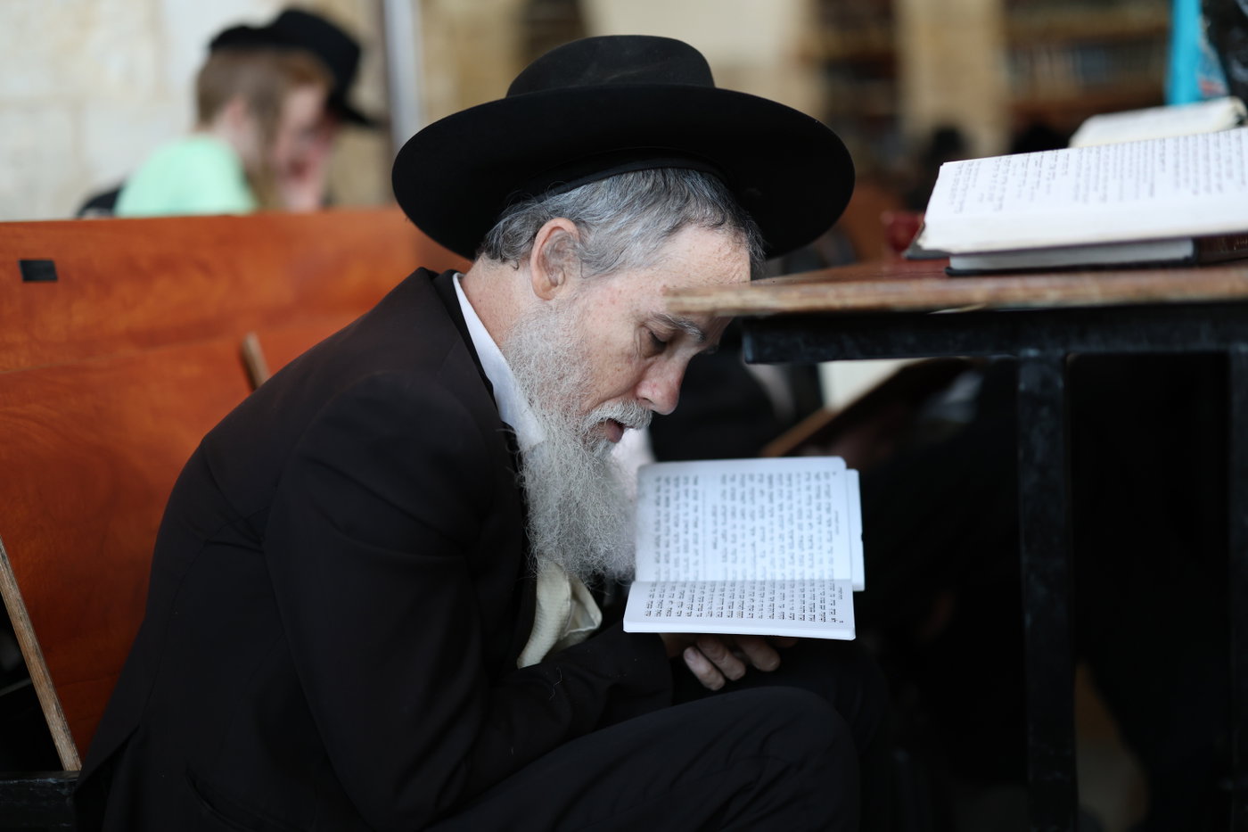 תשעה באב אצל האדמו"ר מלעלוב בצפת