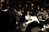 האדמו"רים מתולדות אברהם יצחק וויז'ניץ לונדון בליל תשעה באב