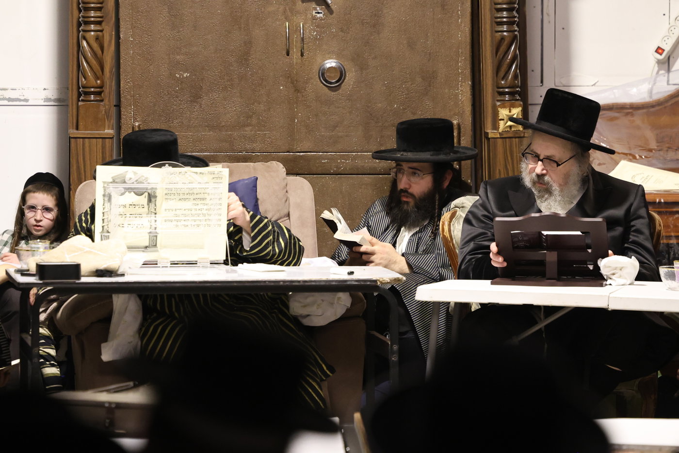 האדמו"רים מתולדות אברהם יצחק וויז'ניץ לונדון בליל תשעה באב