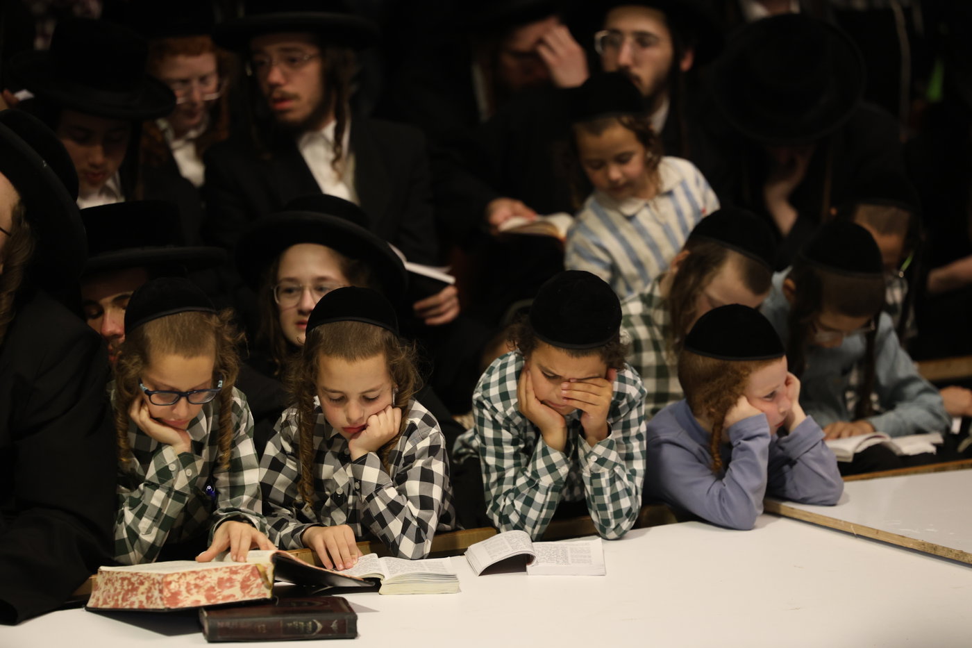 האדמו"רים מתולדות אברהם יצחק וויז'ניץ לונדון בליל תשעה באב