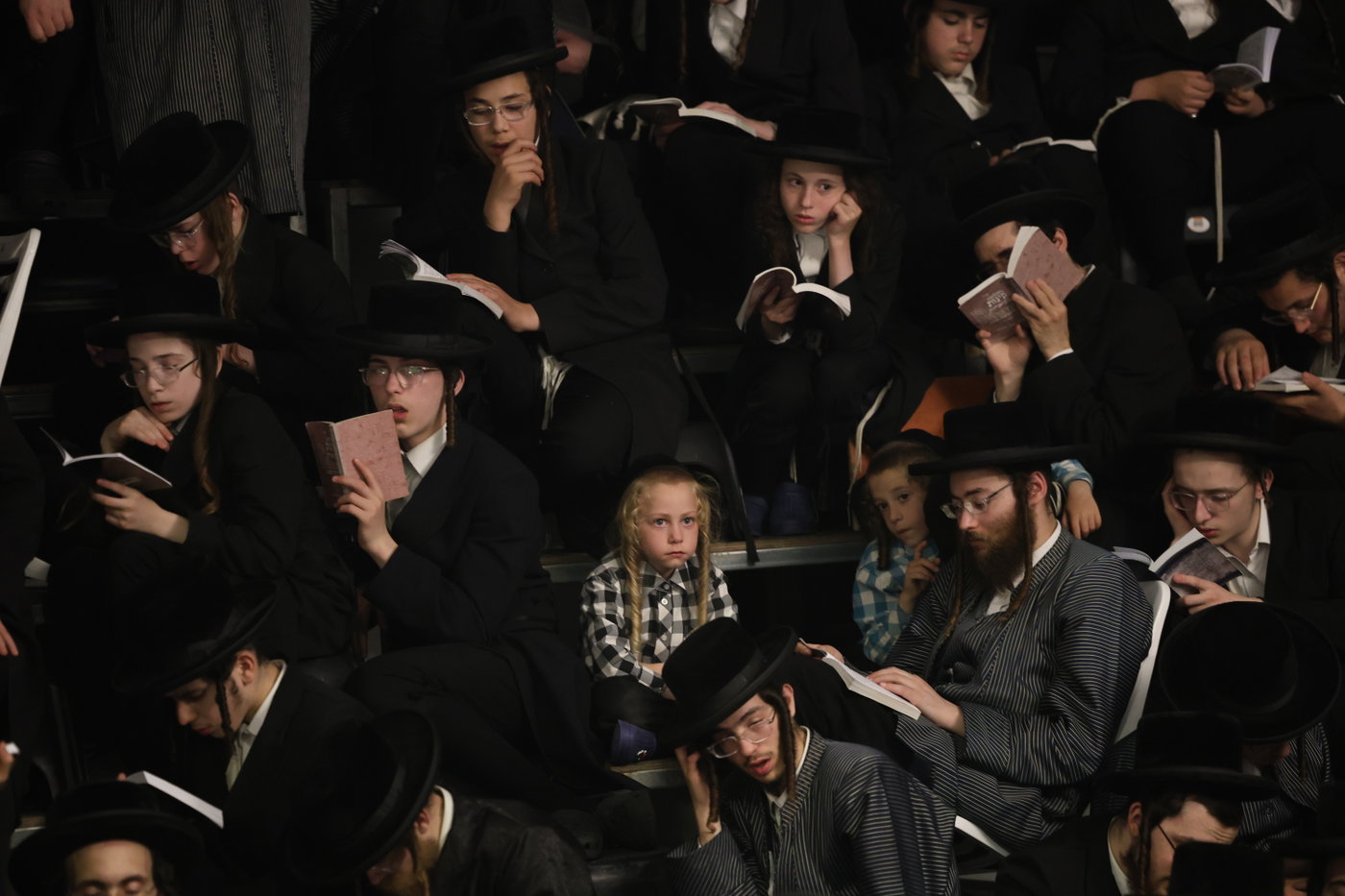 האדמו"רים מתולדות אברהם יצחק וויז'ניץ לונדון בליל תשעה באב