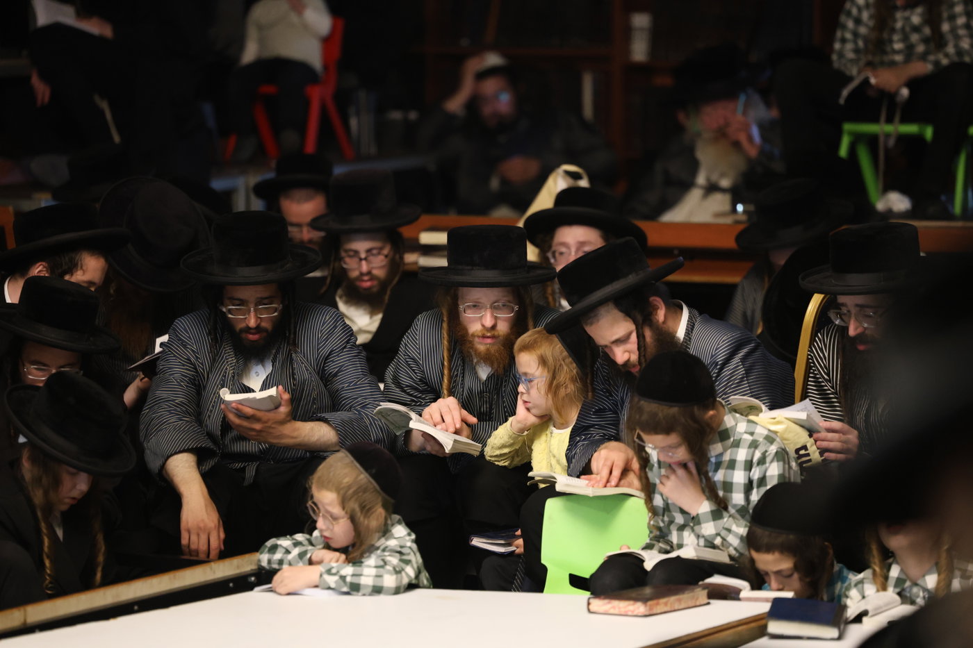 האדמו"רים מתולדות אברהם יצחק וויז'ניץ לונדון בליל תשעה באב