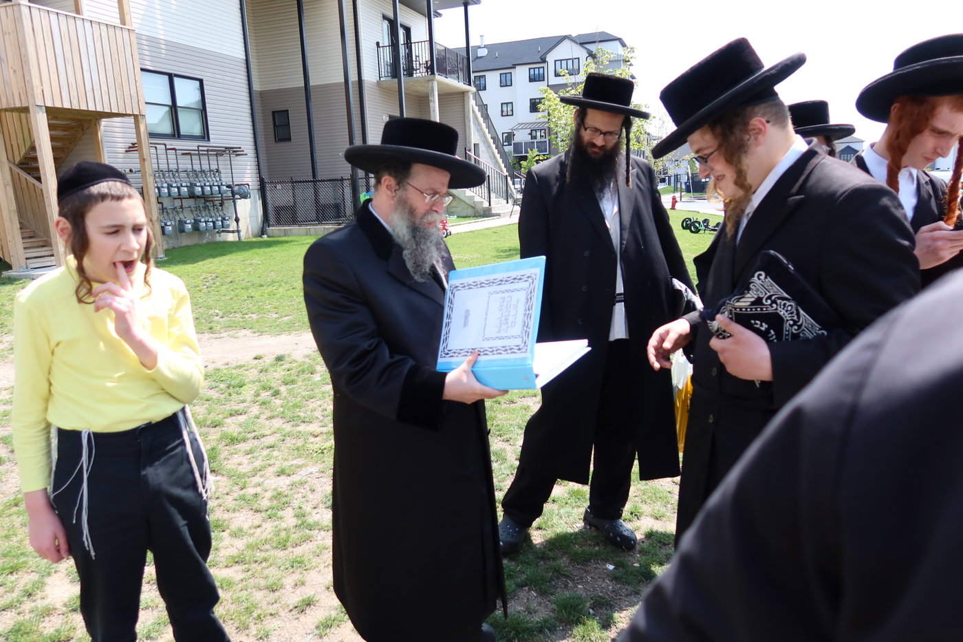 תשעה באב אצל האדמו"ר מקרעטשניף סיגעט ווילאמסבורג