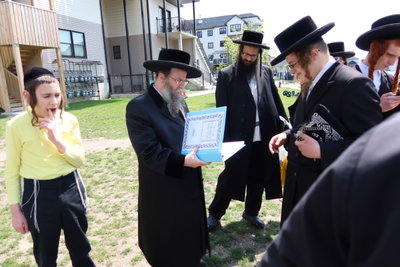 תשעה באב אצל האדמו"ר מקרעטשניף סיגעט ווילאמסבורג