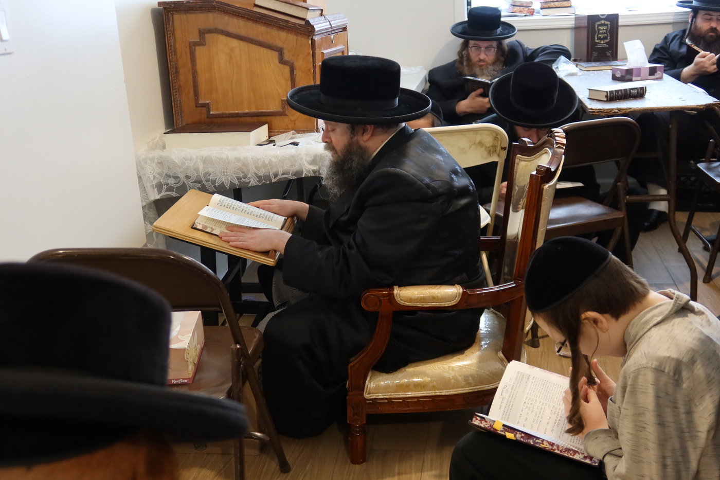 תשעה באב אצל האדמו"ר מקרעטשניף סיגעט ווילאמסבורג