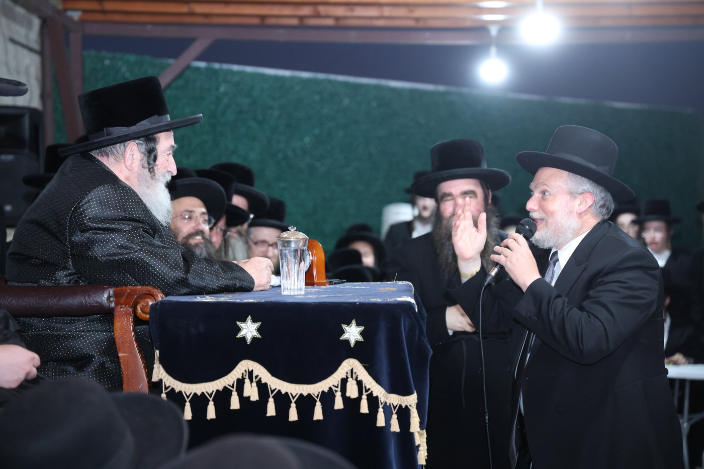 בחורי ויז'ניץ אלעד במבחן מזומנים באורה