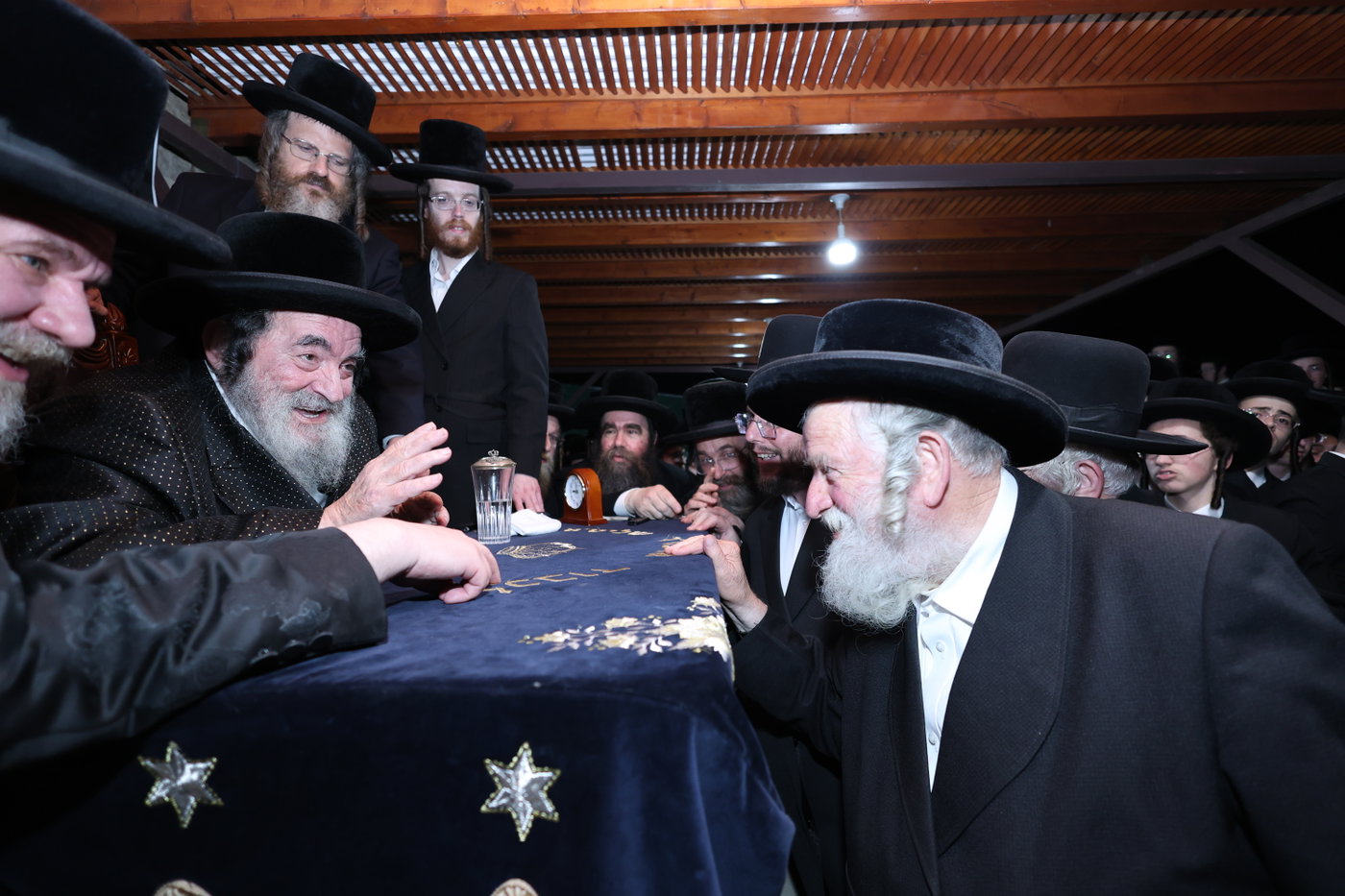 בחורי ויז'ניץ אלעד במבחן מזומנים באורה