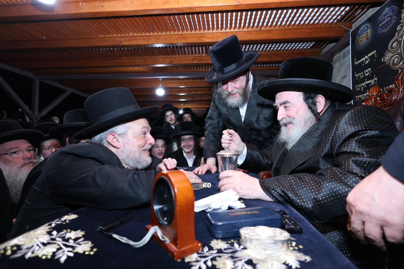 בחורי ויז'ניץ אלעד במבחן מזומנים באורה