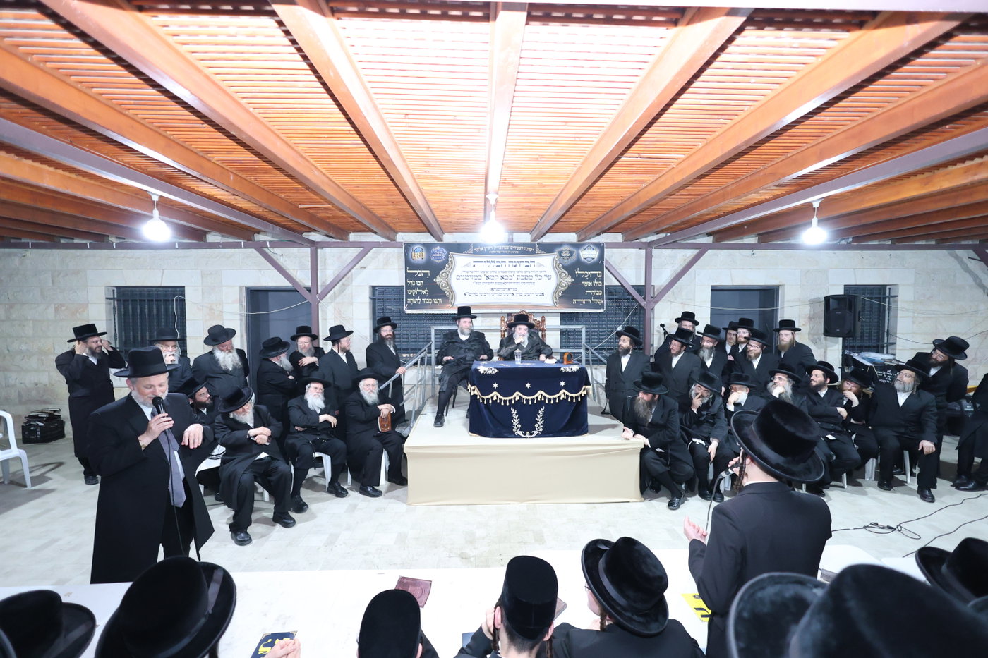 בחורי ויז'ניץ אלעד במבחן מזומנים באורה
