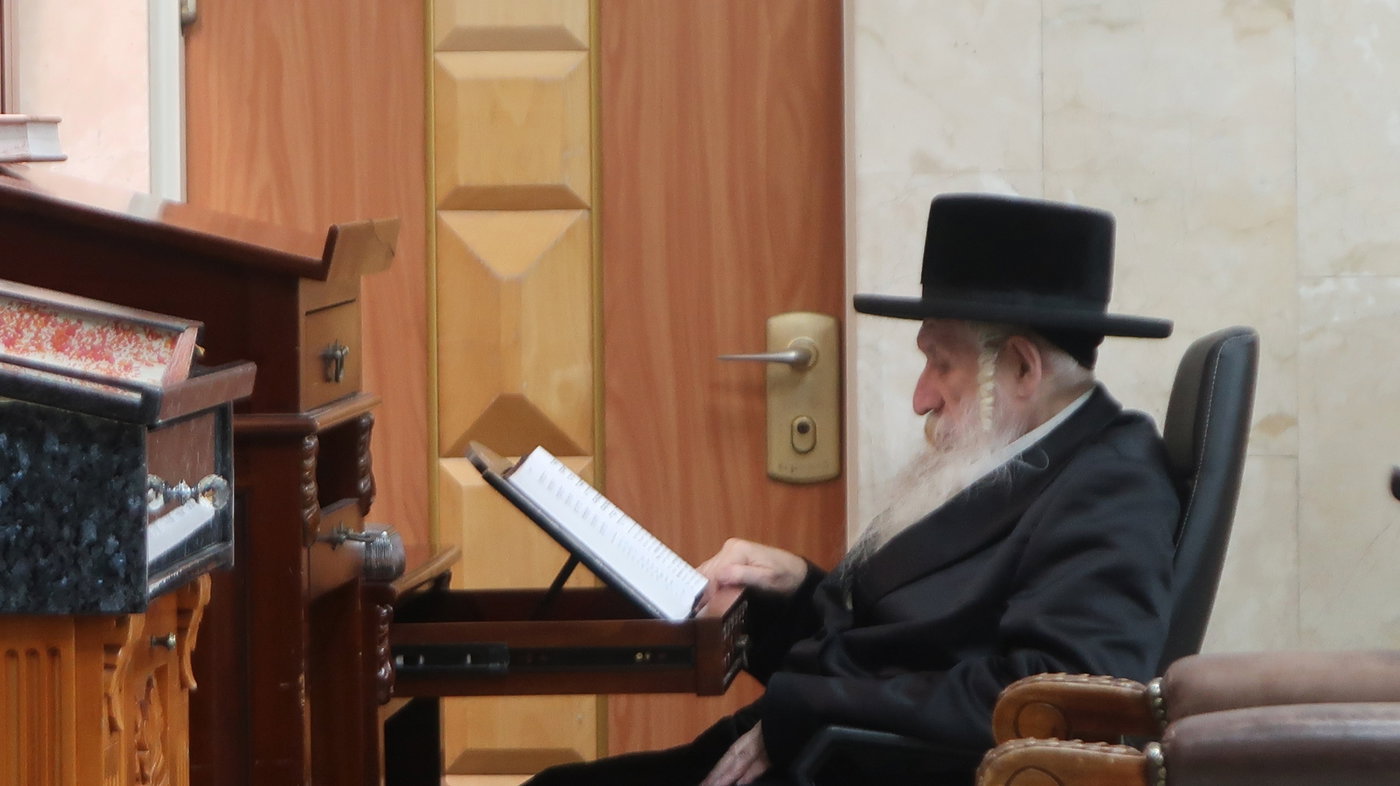 תשעה באב בחצה"ק טשארנאביל