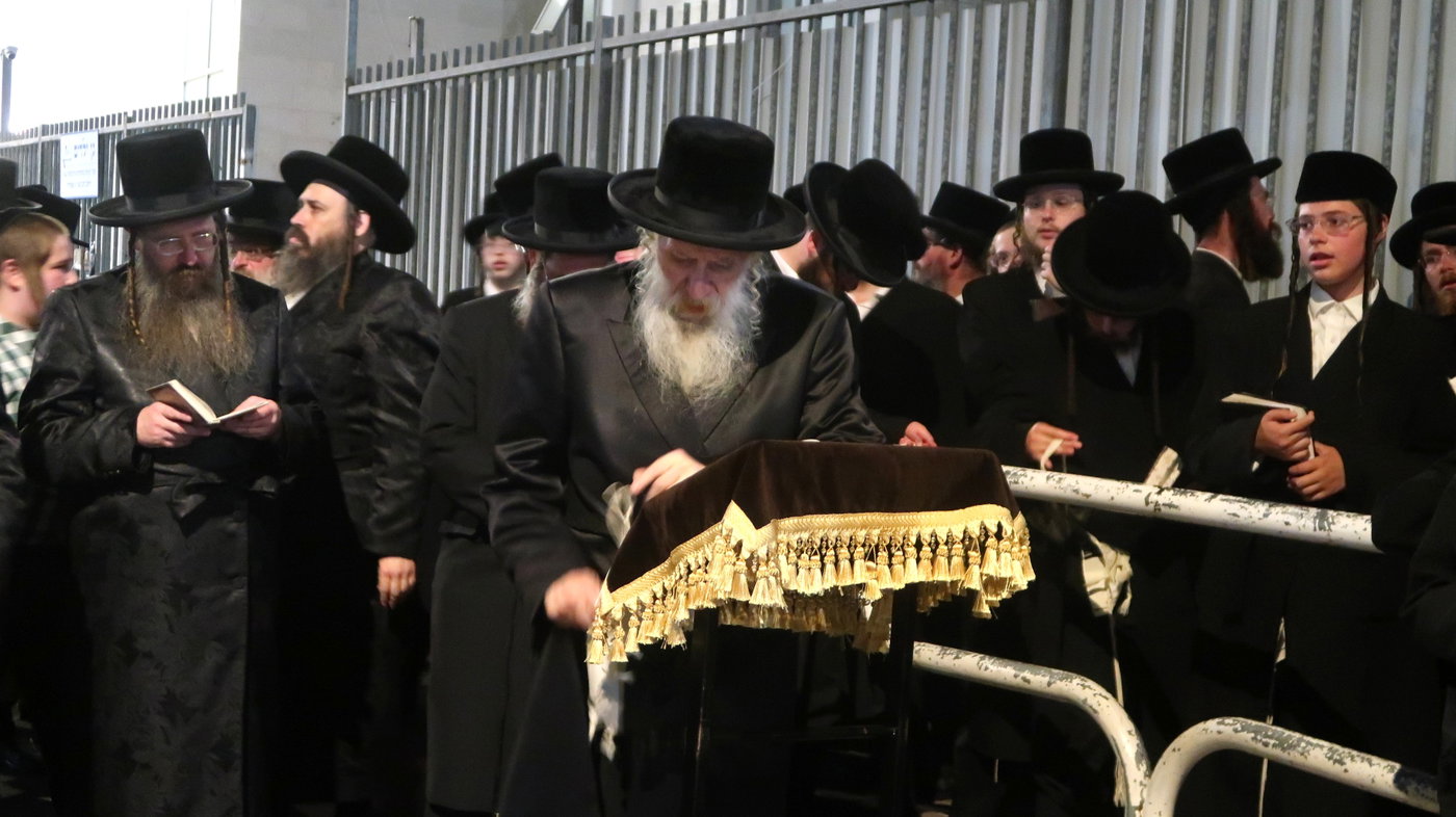 תשעה באב בחצה"ק טשארנאביל