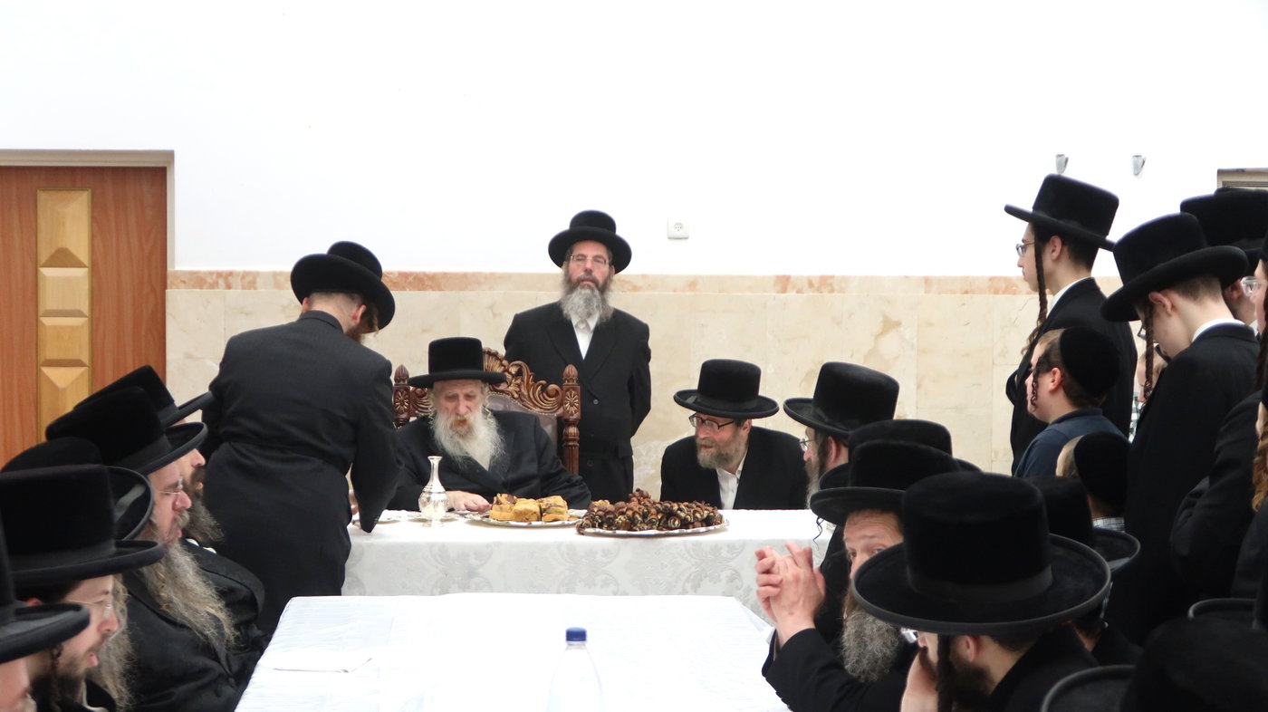 תשעה באב בחצה"ק טשארנאביל