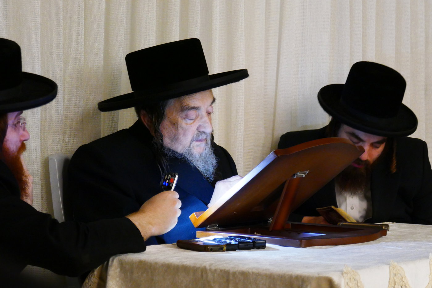 תשעה באב אצל הגה"צ רבי יעקב מאיר שכטר