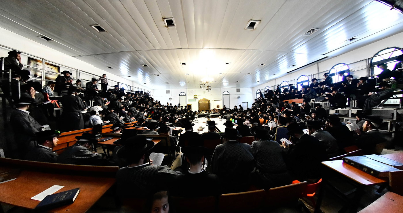 האדמו"רים מתולדות אברהם יצחק וויז'ניץ לונדון ביום תשעה באב
