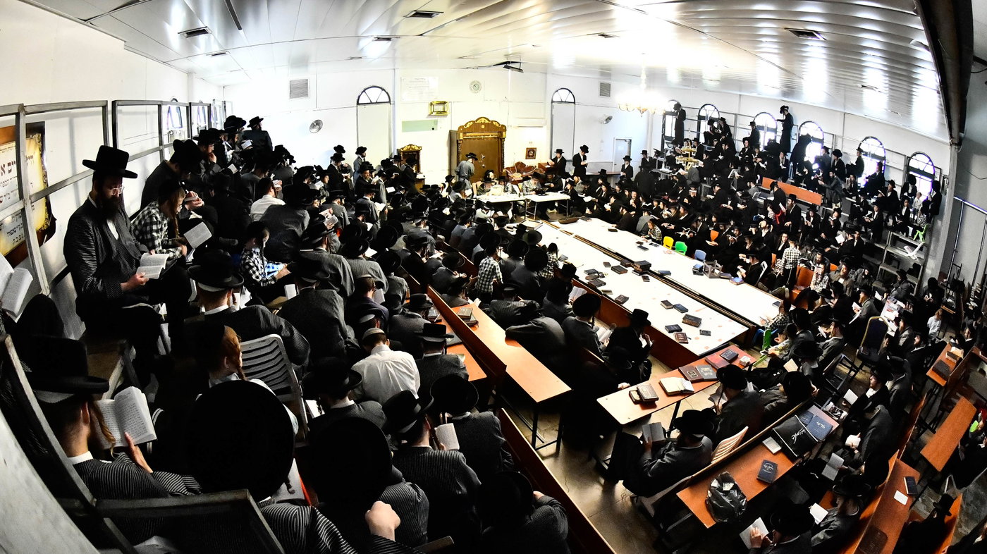 האדמו"רים מתולדות אברהם יצחק וויז'ניץ לונדון ביום תשעה באב