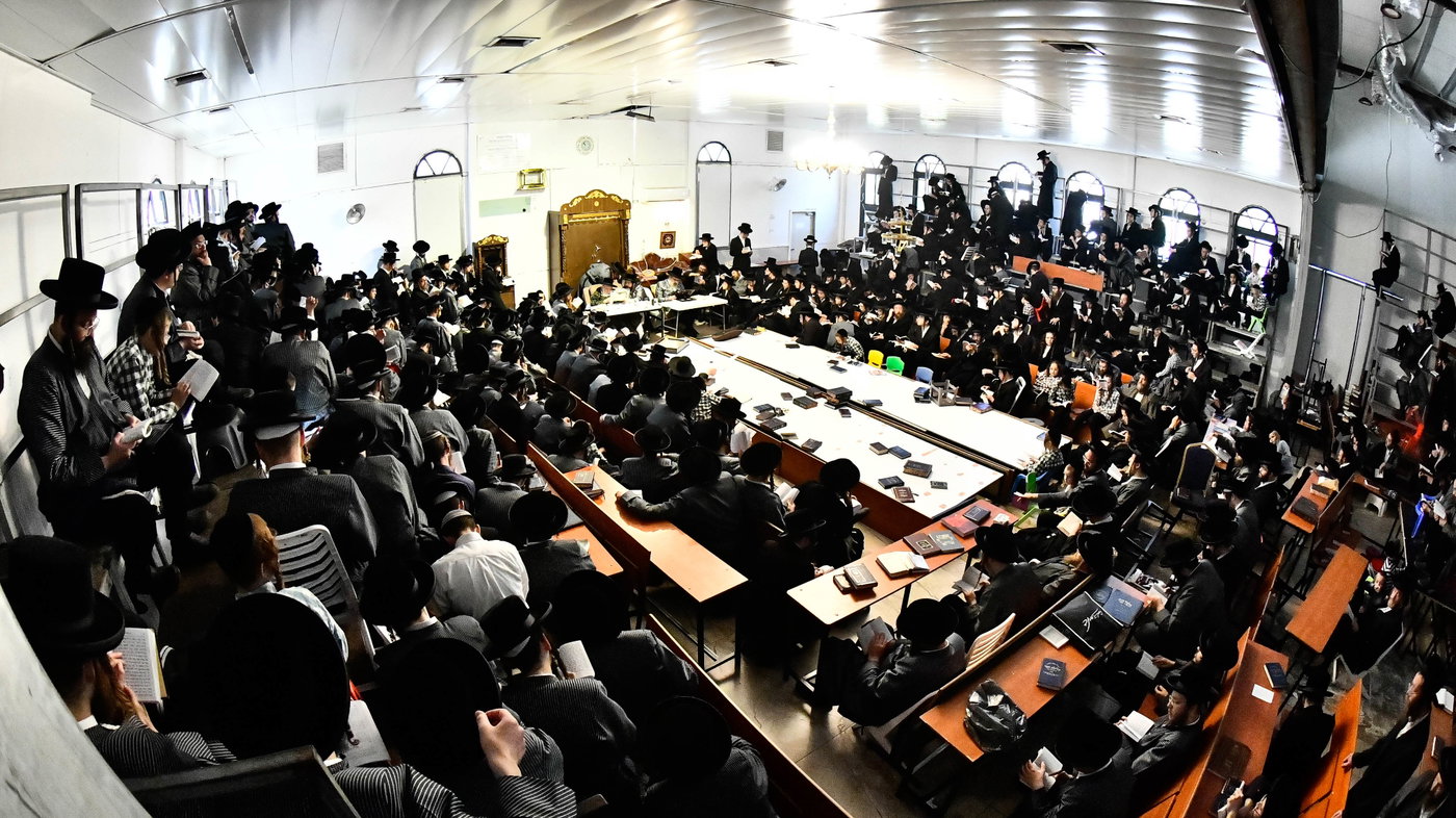 האדמו"רים מתולדות אברהם יצחק וויז'ניץ לונדון ביום תשעה באב
