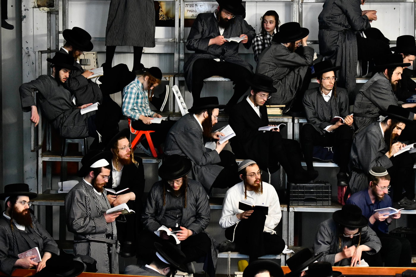 האדמו"רים מתולדות אברהם יצחק וויז'ניץ לונדון ביום תשעה באב