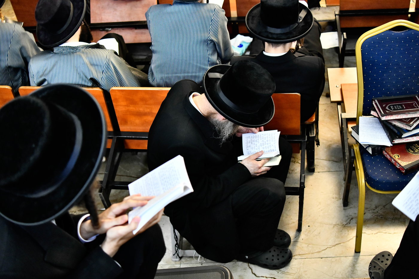 האדמו"רים מתולדות אברהם יצחק וויז'ניץ לונדון ביום תשעה באב