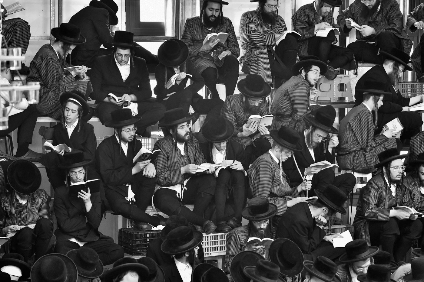 האדמו"רים מתולדות אברהם יצחק וויז'ניץ לונדון ביום תשעה באב