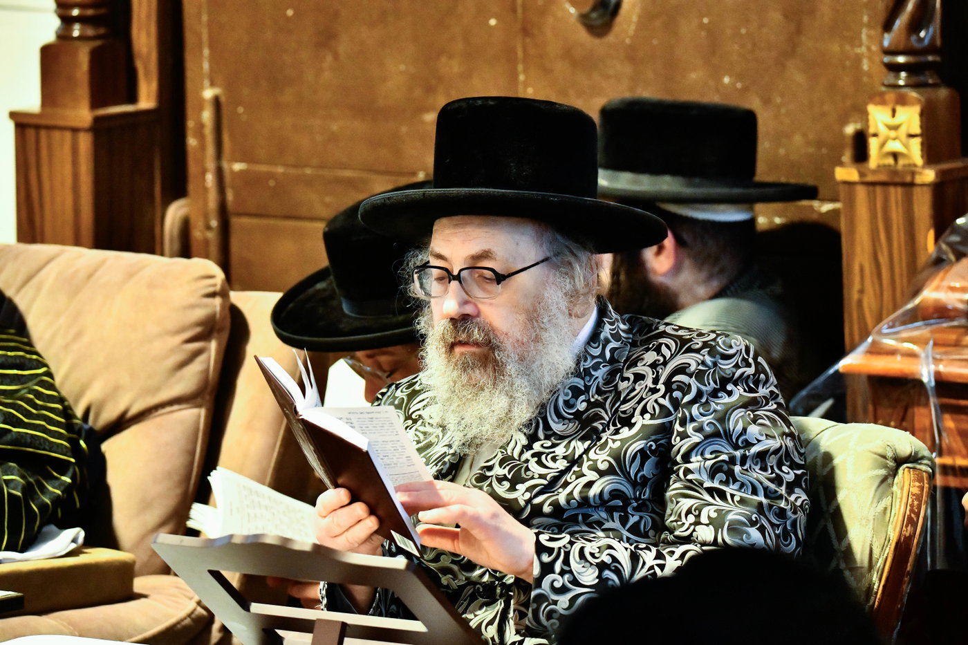 האדמו"רים מתולדות אברהם יצחק וויז'ניץ לונדון ביום תשעה באב