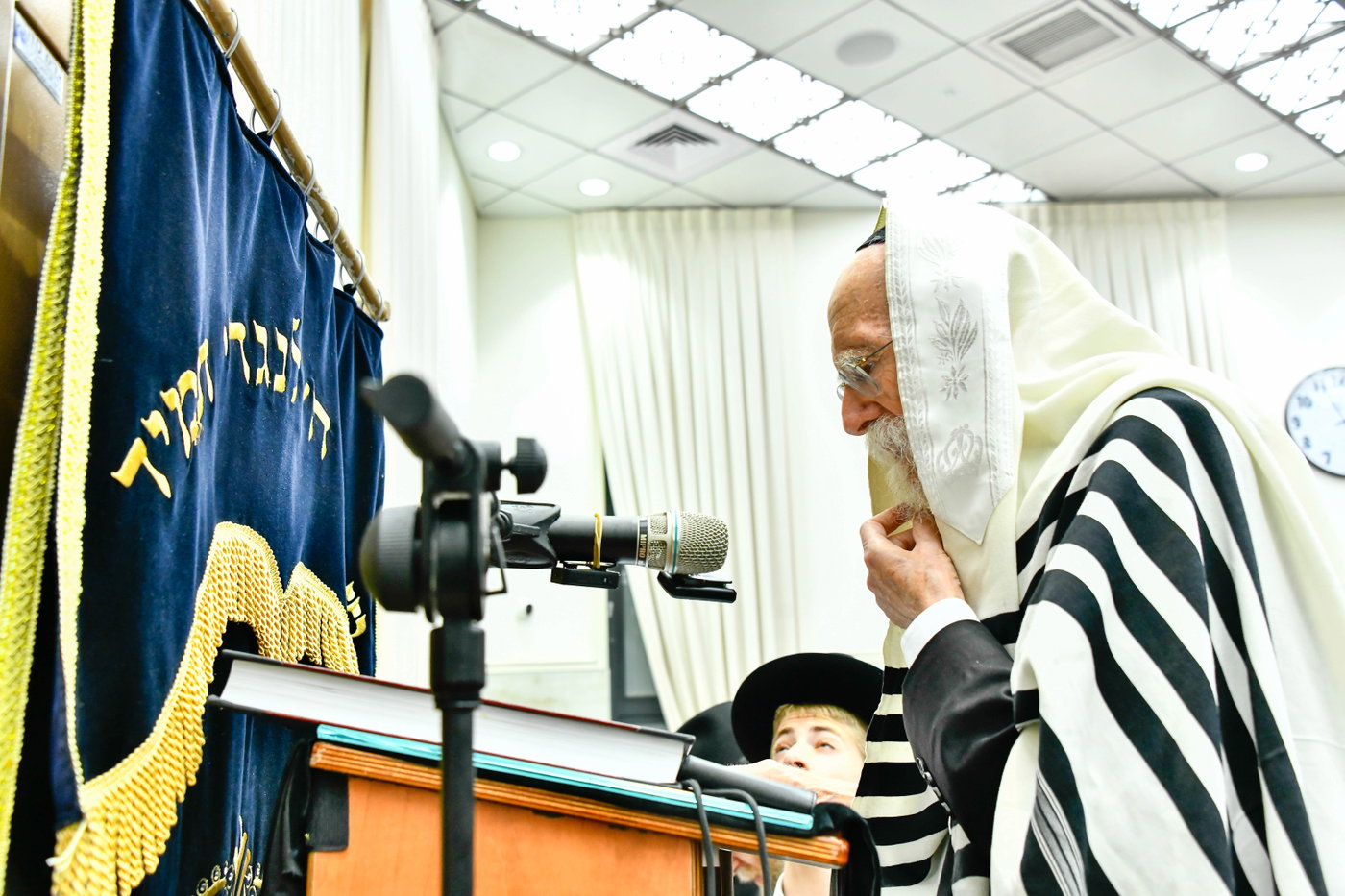 עצרת תפילה בבית השם