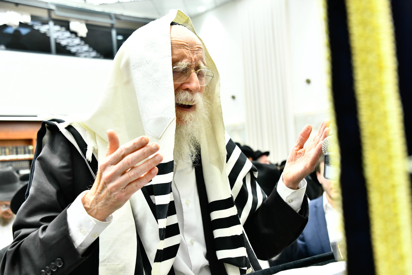 עצרת תפילה בבית השם