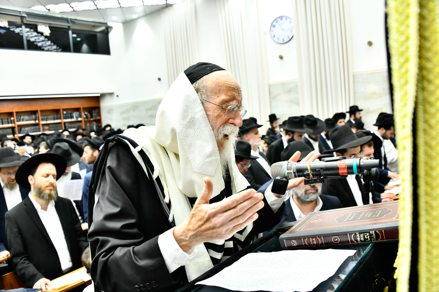 עצרת תפילה בבית השם