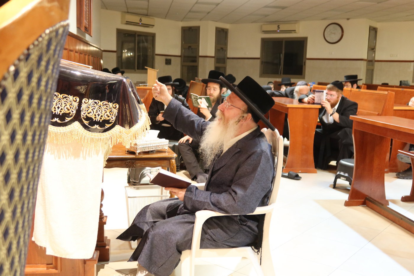 תשעה באב בחצה"ק קרעטשניף קרית גת