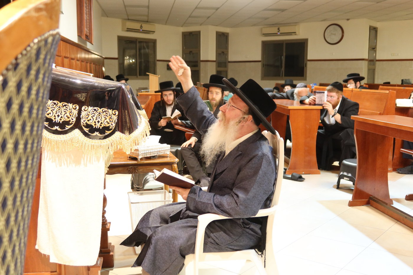 תשעה באב בחצה"ק קרעטשניף קרית גת