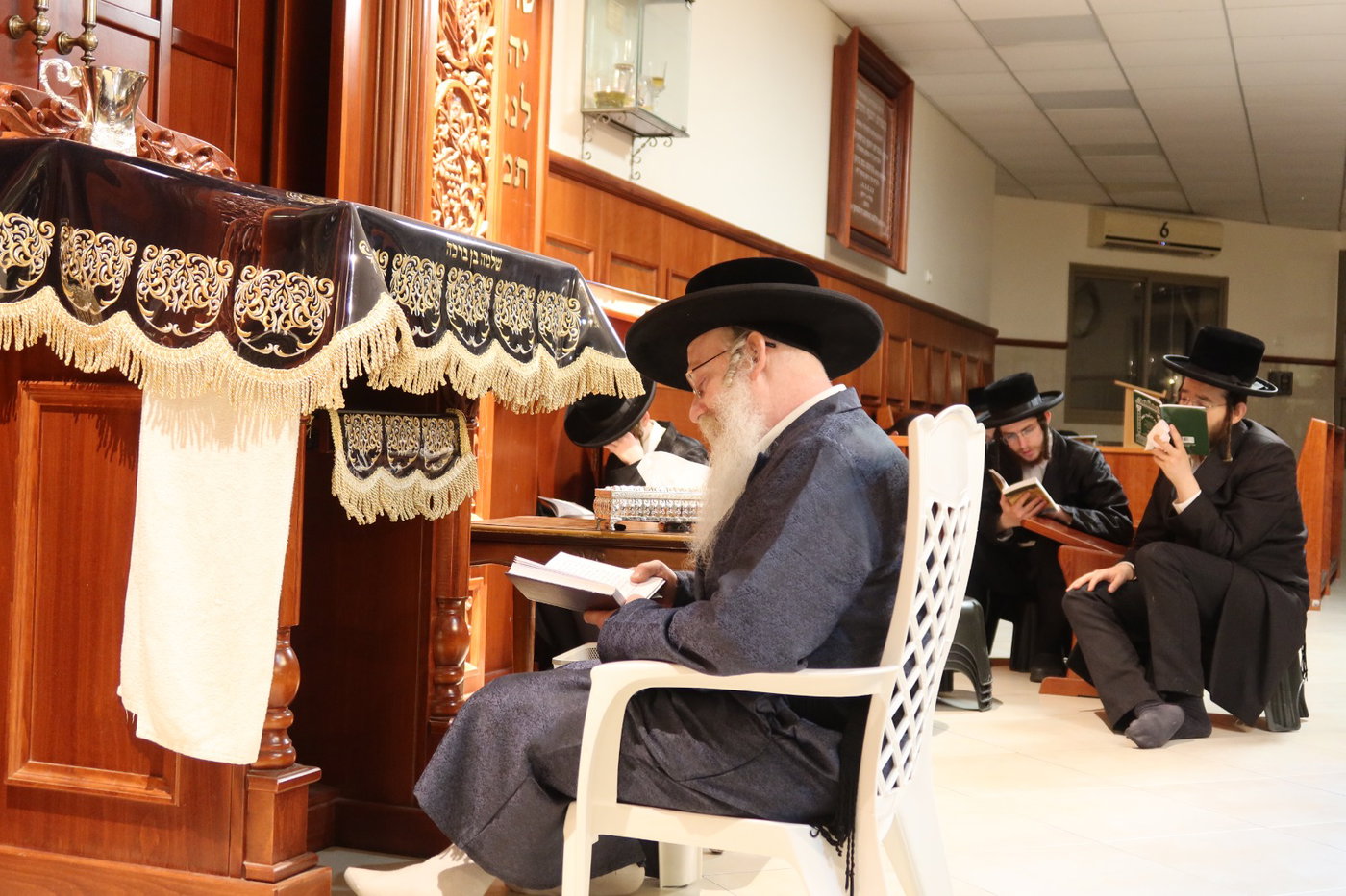 תשעה באב בחצה"ק קרעטשניף קרית גת