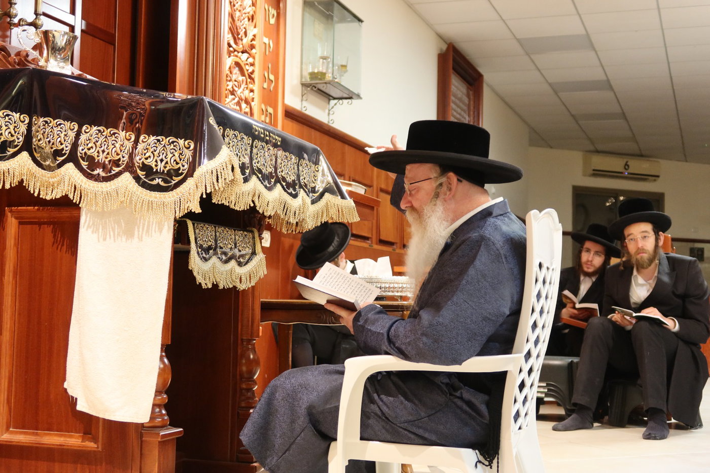 תשעה באב בחצה"ק קרעטשניף קרית גת