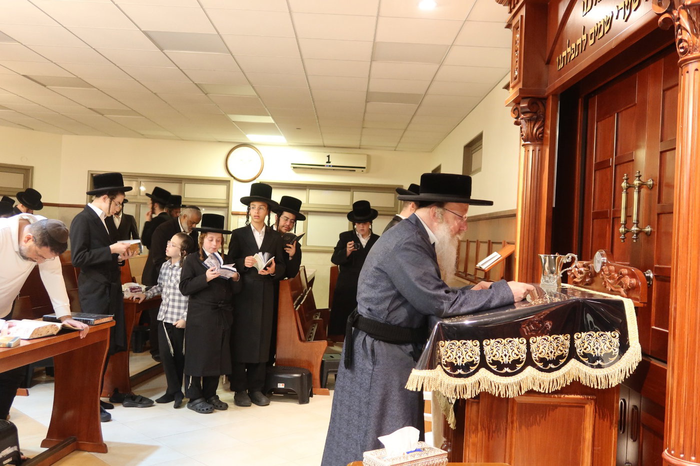 תשעה באב בחצה"ק קרעטשניף קרית גת