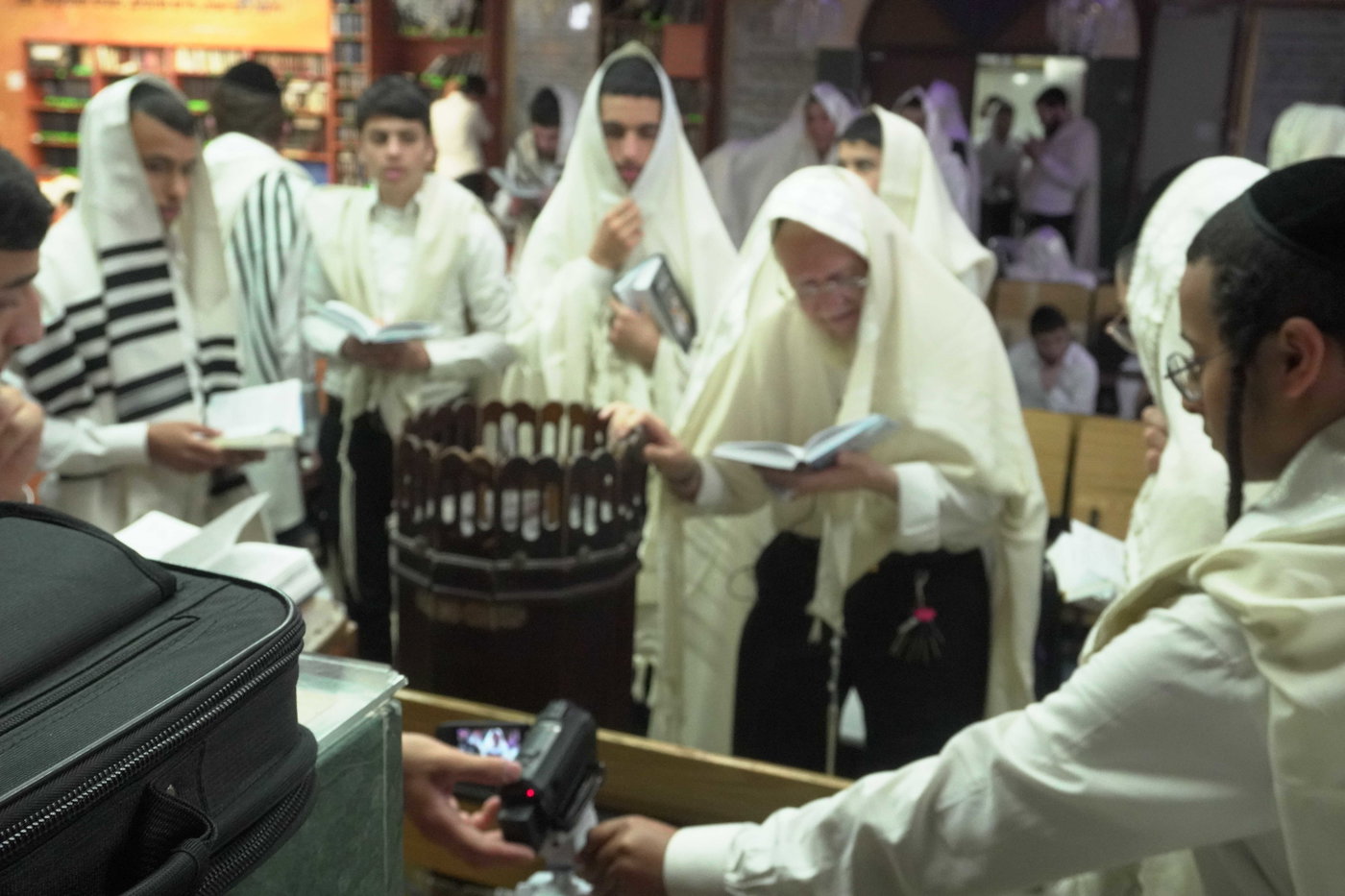 תשעה באב אצל הגר"צ מאזוז