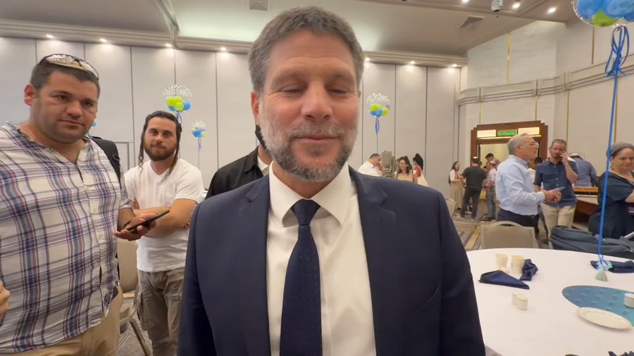 כתבנו קובי ישראל מראיין את סמוטריץ' לאחר התוצאות