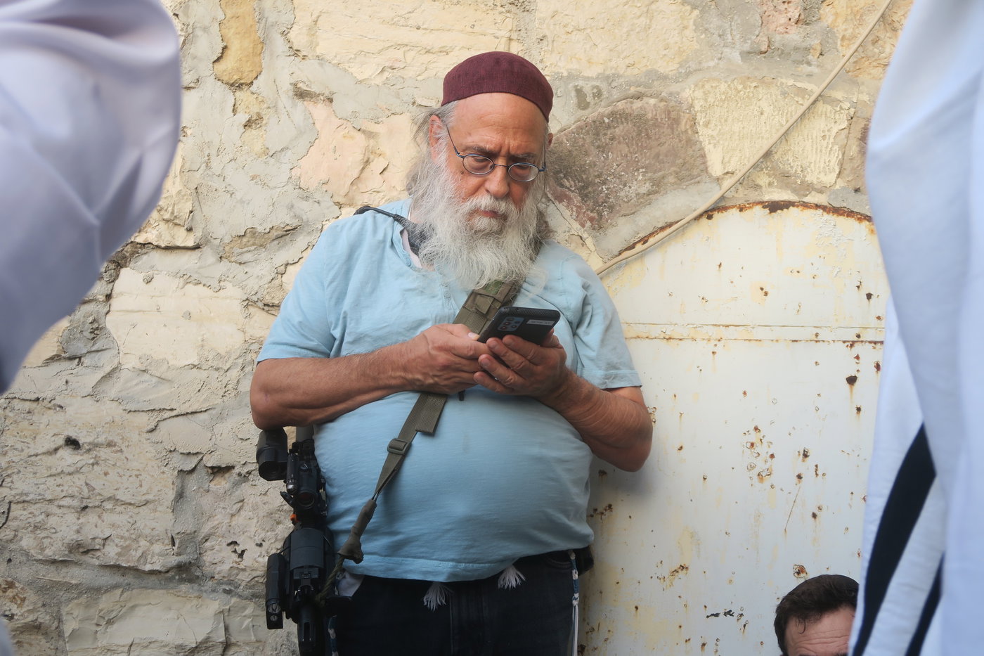 כניסה לקבר עתניאל בן קנז בחברון