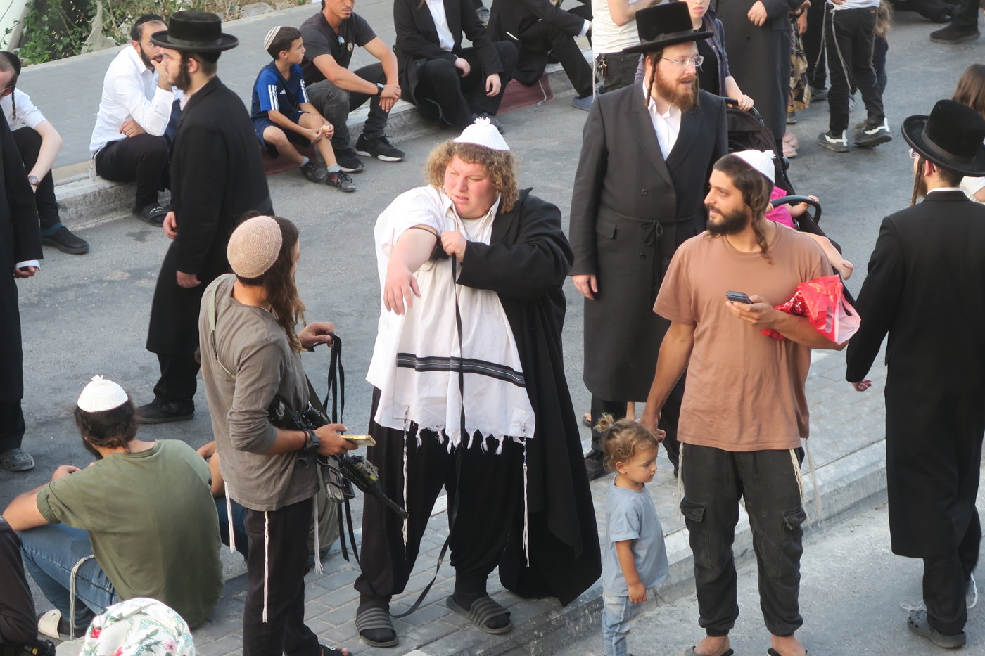 כניסה לקבר עתניאל בן קנז בחברון