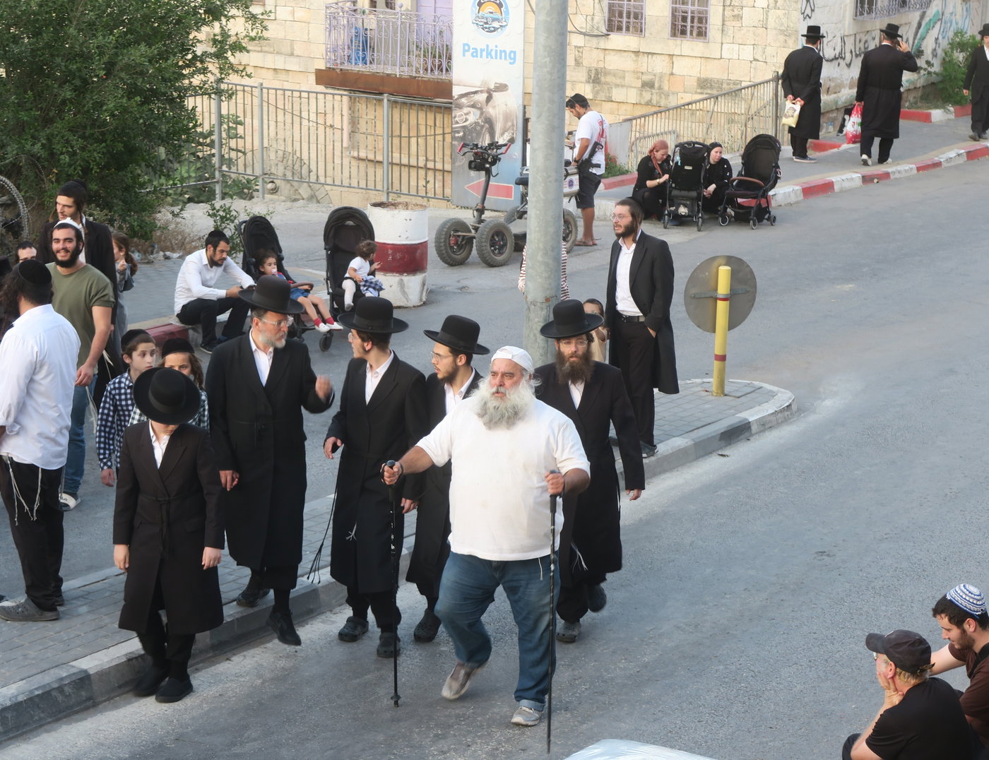 כניסה לקבר עתניאל בן קנז בחברון
