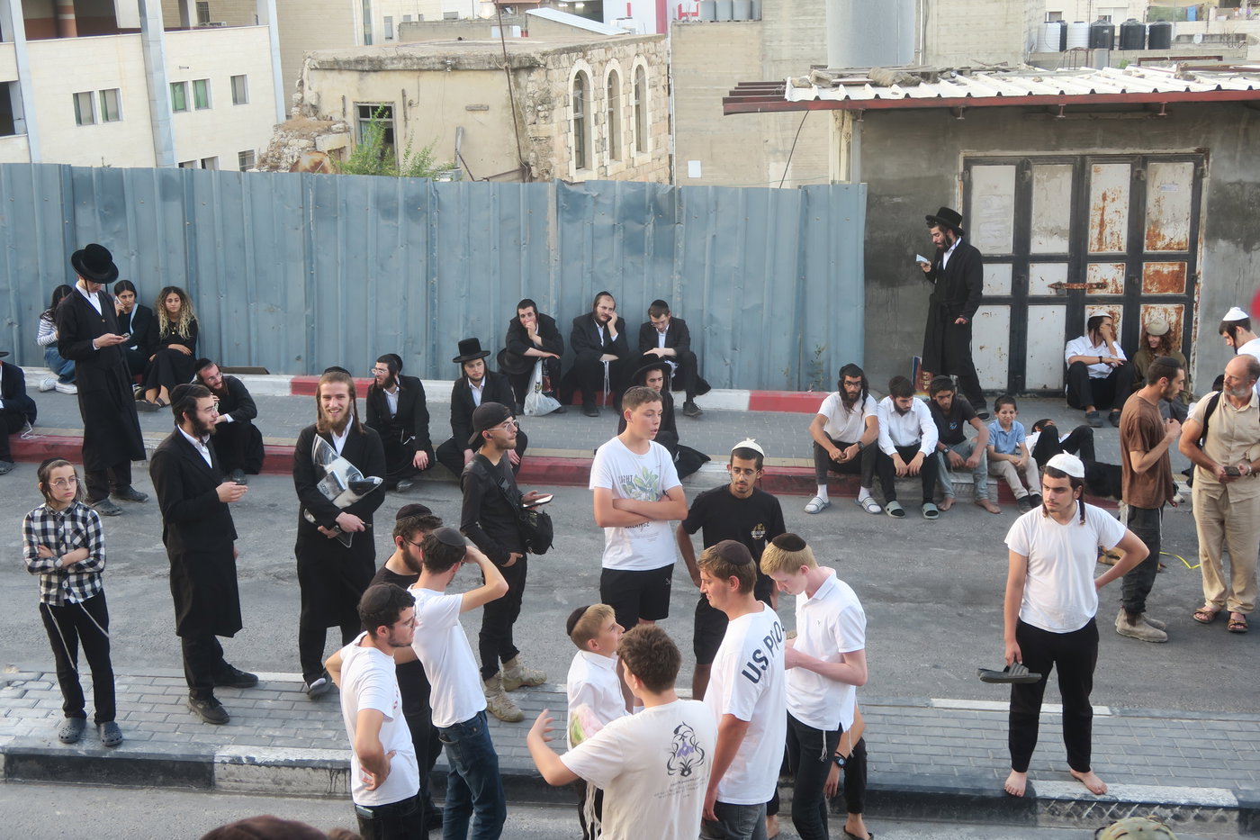 כניסה לקבר עתניאל בן קנז בחברון