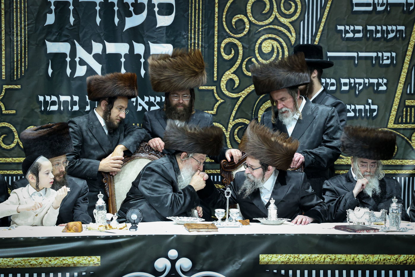 סעודת הודאה מוצ"ש נחמו בחצה"ק סקולען ירושלים