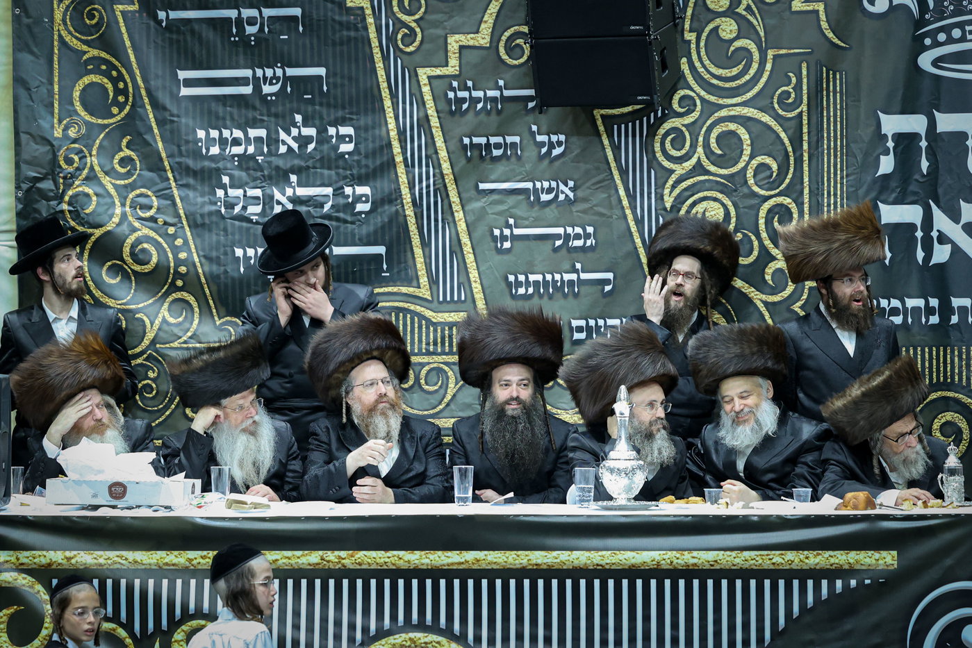 סעודת הודאה מוצ"ש נחמו בחצה"ק סקולען ירושלים