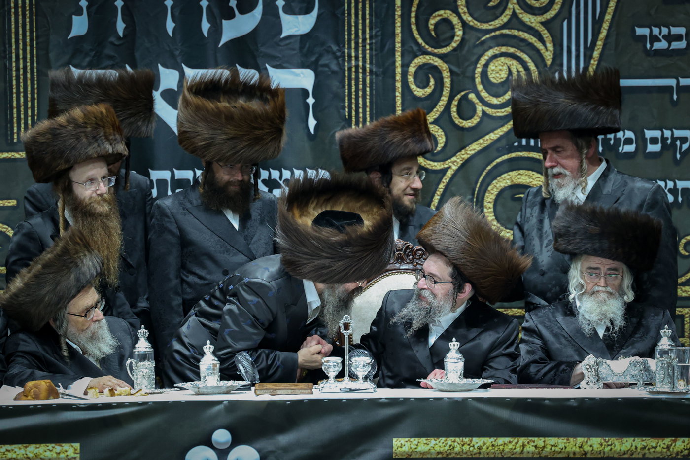 סעודת הודאה מוצ"ש נחמו בחצה"ק סקולען ירושלים