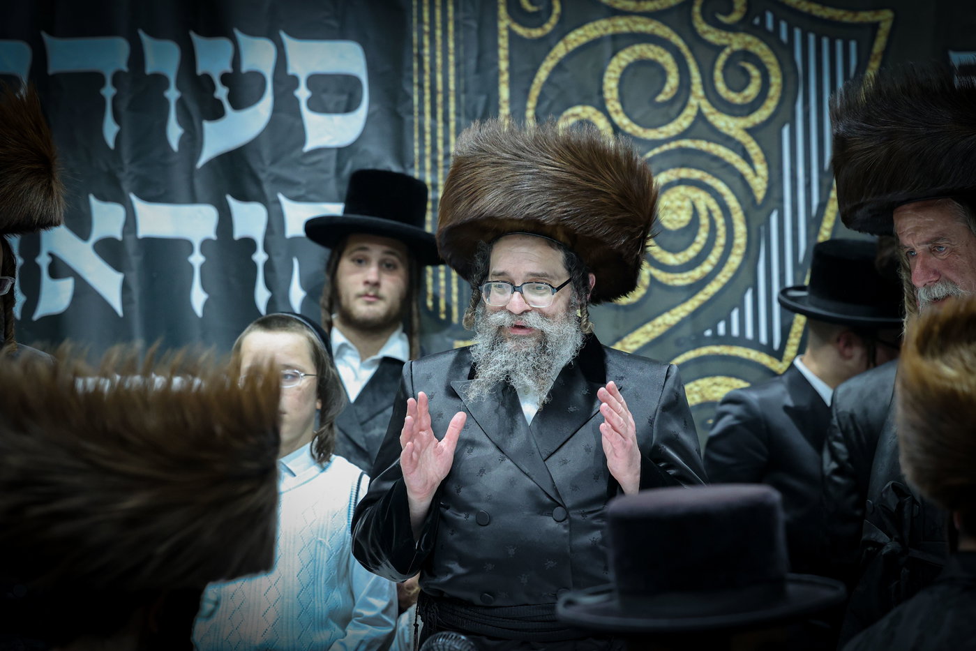 סעודת הודאה מוצ"ש נחמו בחצה"ק סקולען ירושלים