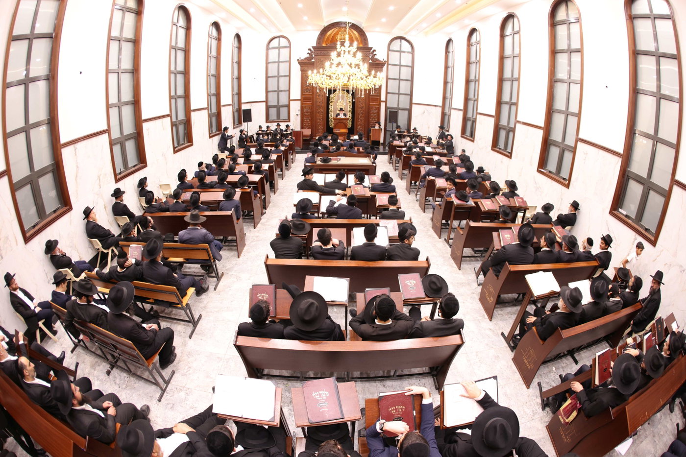 סיום מסכת בישיבת 'נזר התלמוד' בביתר
