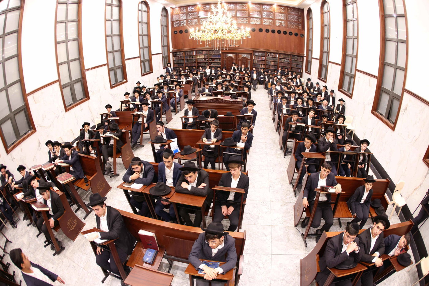 סיום מסכת בישיבת 'נזר התלמוד' בביתר