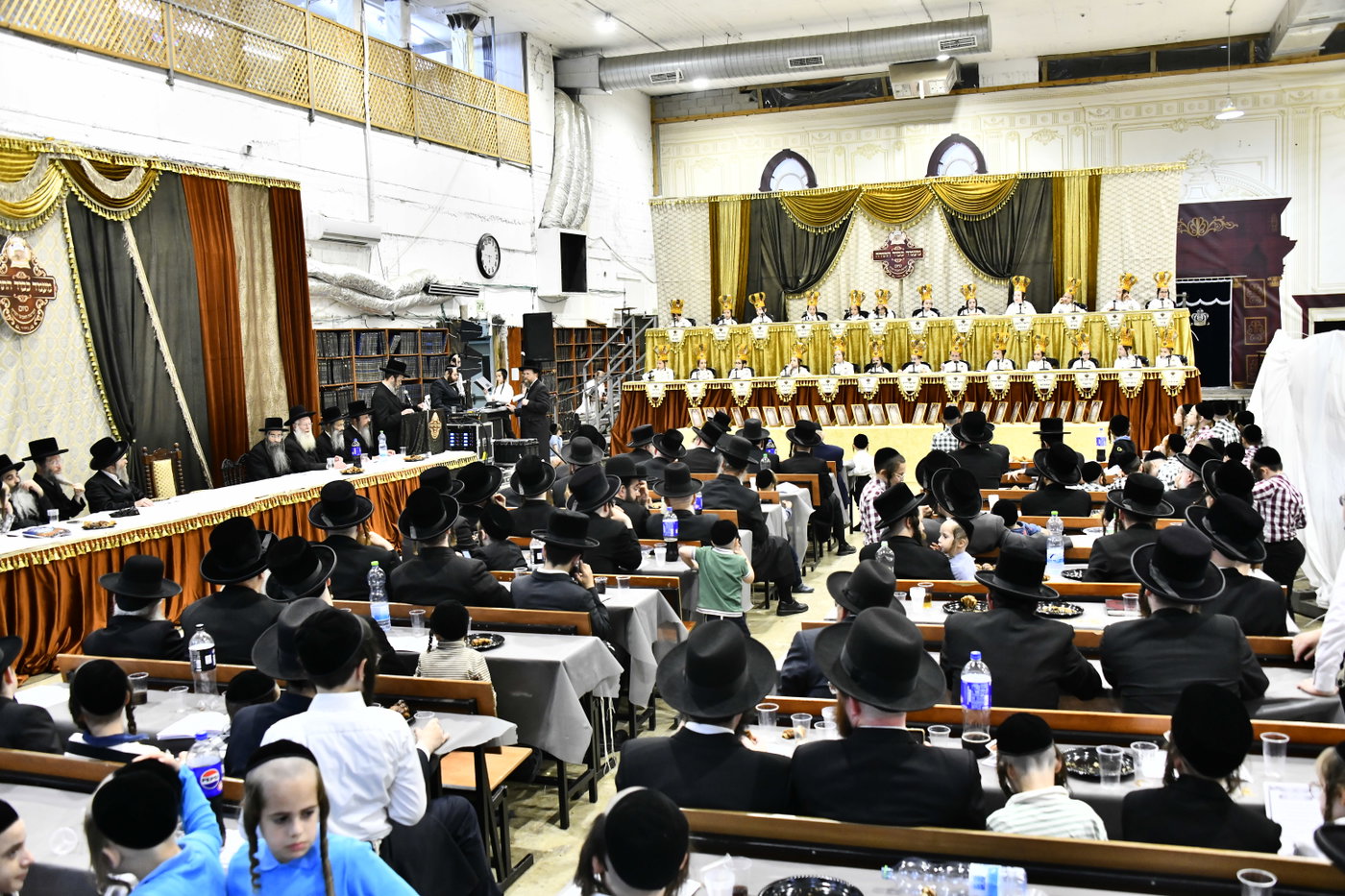 מעמד כבוד התורה במכנובקא בעלזא