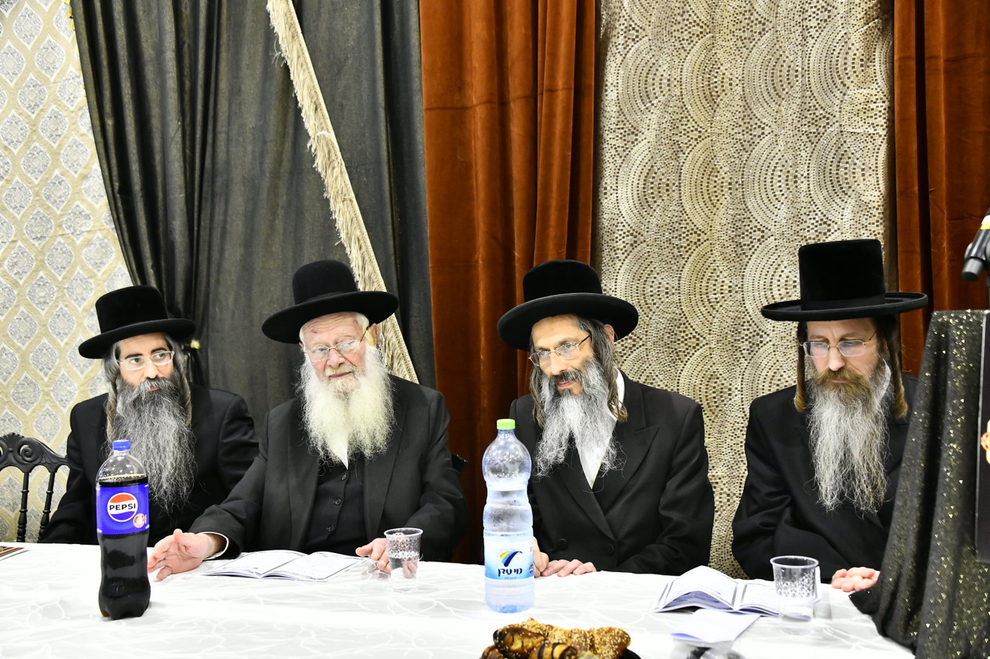 מעמד כבוד התורה במכנובקא בעלזא